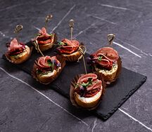 Сет Канапе с колбасой и вяленым томатом