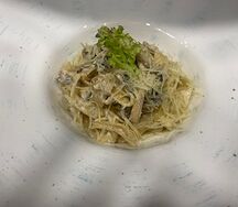 Феттуччине с грибами и курицей