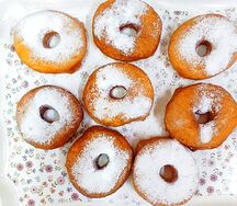 Пончики с сахарной пудрой