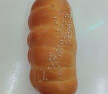 Сосиска в тесте запечённая