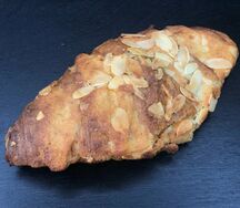 Круассан миндальный