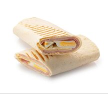 Ролл с ветчиной и яйцом
