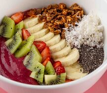 Смузи-боул с малиной и личи