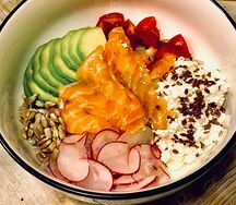 Боул с лососем и творогом