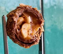 Конфета с соленой карамелью