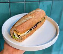 Багет с тунцом