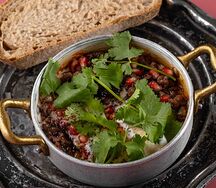 Шакшука с говядиной и гранатом