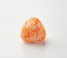 Онигири с лососем