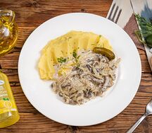 Бефстроганов с картофельным пюре