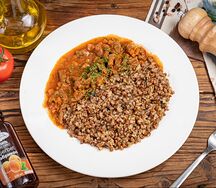 Гуляш по-венгерски с гречкой и грибами