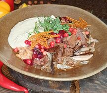 Оленина тушеная с полбой и муссом из сельдерея