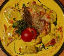 Сковородка с курицей и цветной капустой