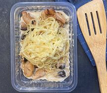 Паста с грибами и курицей