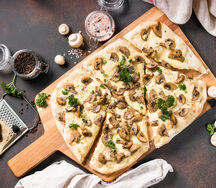 Пицца Грибная с пармезаном и трюфельным маслом