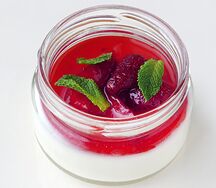 Панна котта с клубникой