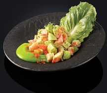 Салат с креветками и крабовым мясом