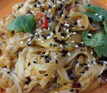 Лапша Том ям с курицей