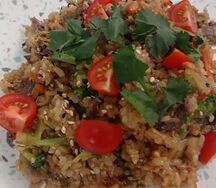 Жареный рис с говядиной