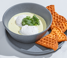 Яйцо пашот с йогуртом