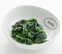 Припущенный шпинат