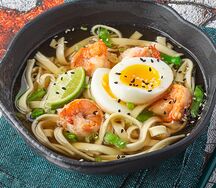 Рамэн с тигровыми креветками