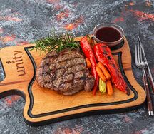 Стейк рибай с овощами