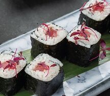 Хосомаки с тунцом