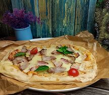 Пицца Римская с беконом и лесными грибами