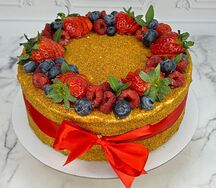 Медовик с ягодами