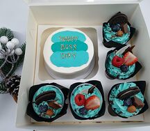 Бенто-торт и капкейки happy boss day