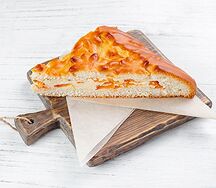 Пирог с моцареллой и томатами