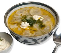 Пельмени с бульоном