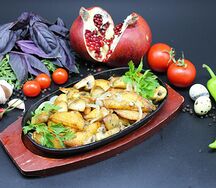Жареный картофель с грибами