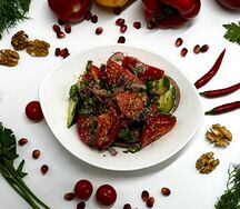 Салат по-грузински с грецкими орехами