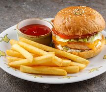 Бургер с куриной котлетой