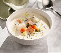 Карельская уха с форелью и сливками 