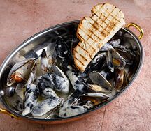 Мидии в белом соусе