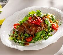 Азиатский салат с говядиной