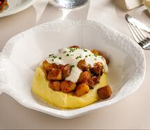 Гребешки с белыми грибами и муссом из пармезана