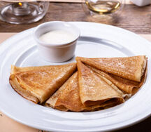 Блины со сметаной