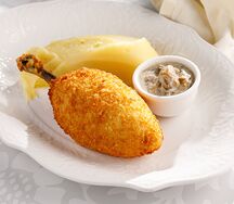 Котлета по-киевски с картофельным пюре