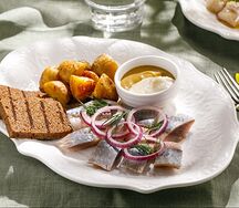 Селедочка олюторская с запеченным картофелем