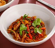 Стеклянная лапша с цыпленком и овощами