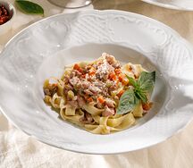 Паста с рагу из кролика