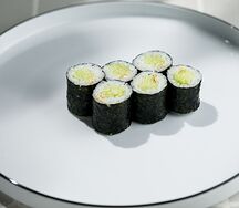 Ролл с огурцом