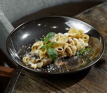 Паста с курицей и шампиньонами