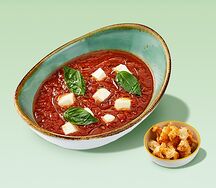 Суп томатный с моцареллой, базиликом и гренками