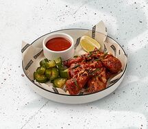 Куриные крылья с соусом Кола BBQ