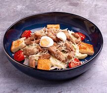 Салат Цезарь с курицей