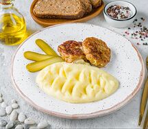 Котлеты куриные с картофельным пюре